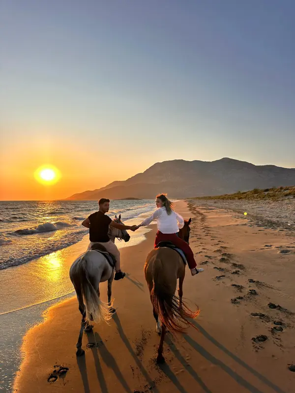PATARA AT TURU GÜNBATIMI